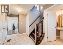 390 ARMSTRONG Street W - 6