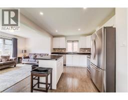 390 ARMSTRONG Street W - 8