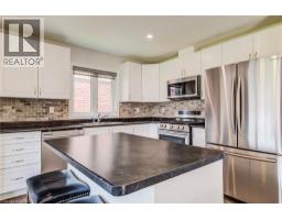 390 ARMSTRONG Street W - 9