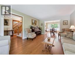 45 APPLEWOOD Crescent - 11
