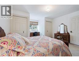 45 APPLEWOOD Crescent - 31