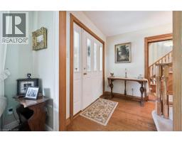 45 APPLEWOOD Crescent - 6