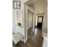39 ABBOTT Crescent - 2