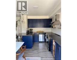 39 ABBOTT Crescent - 5