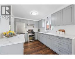 332 CARRIAGE HOUSE Court - 11
