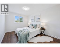 332 CARRIAGE HOUSE Court - 25
