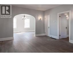 136 ROBINSON Street - 14