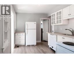 136 ROBINSON Street - 18