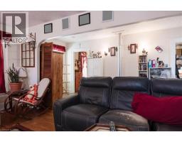 136 ROBINSON Street - 31