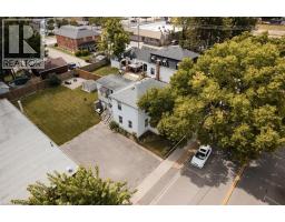 136 ROBINSON Street - 41