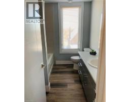 54 BRIDGE Street W UnitNo. 27 - 8