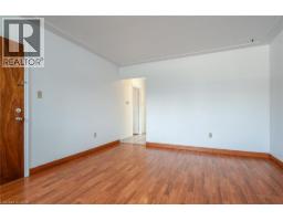 296 AHRENS Street W - 15