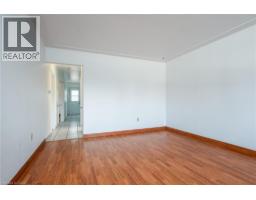 296 AHRENS Street W - 16