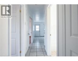 296 AHRENS Street W - 17
