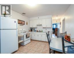 296 AHRENS Street W - 40