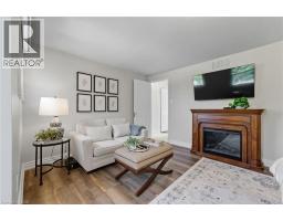 124 CARMINE Crescent - 19