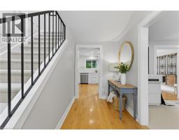 124 CARMINE Crescent - 7
