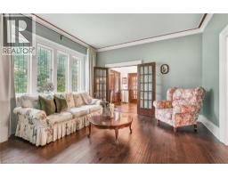 122 DUFFERIN Avenue - 11