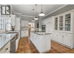 122 DUFFERIN Avenue - 20