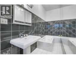 122 DUFFERIN Avenue - 28