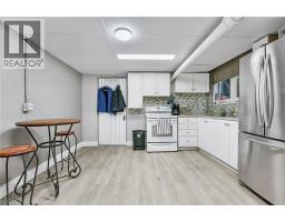 122 DUFFERIN Avenue - 38