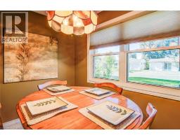 53 BELWOOD Crescent - 13