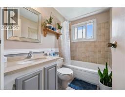 85 CHRISTOPHER Drive - 29