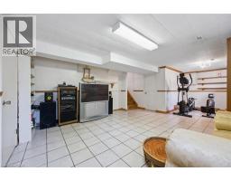 85 CHRISTOPHER Drive - 30