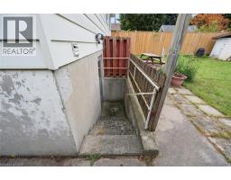 85 CHRISTOPHER Drive - 35