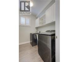 305 THORNHILL Place - 37