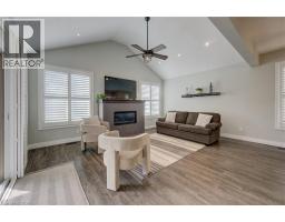 305 THORNHILL Place - 9