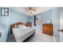 52 RIDGEWOOD DR Drive - 18