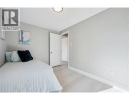 31 PARKLAND Crescent - 22