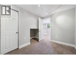 31 PARKLAND Crescent - 31