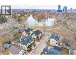 17 HILDA Place - 32