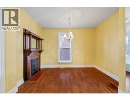 439 MAIN Street W - 13