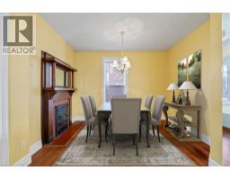439 MAIN Street W - 14