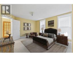439 MAIN Street W - 27