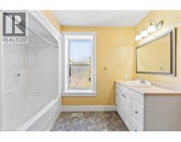 439 MAIN Street W - 29
