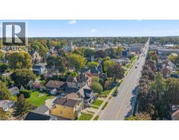 439 MAIN Street W - 41