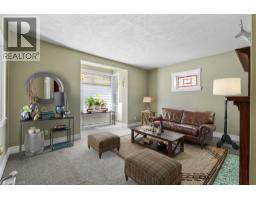 439 MAIN Street W - 8