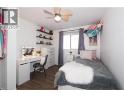 7 CAPRICE Court - 24