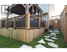 7 CAPRICE Court - 32