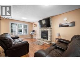 7 CHANDOS Drive - 11