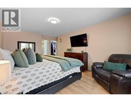 7 CHANDOS Drive - 21
