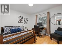 7 CHANDOS Drive - 25
