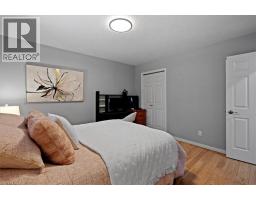 7 CHANDOS Drive - 27