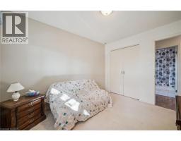 207 LAURENTIAN Drive - 16