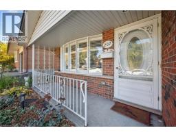 207 LAURENTIAN Drive - 5