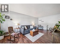 207 LAURENTIAN Drive - 7